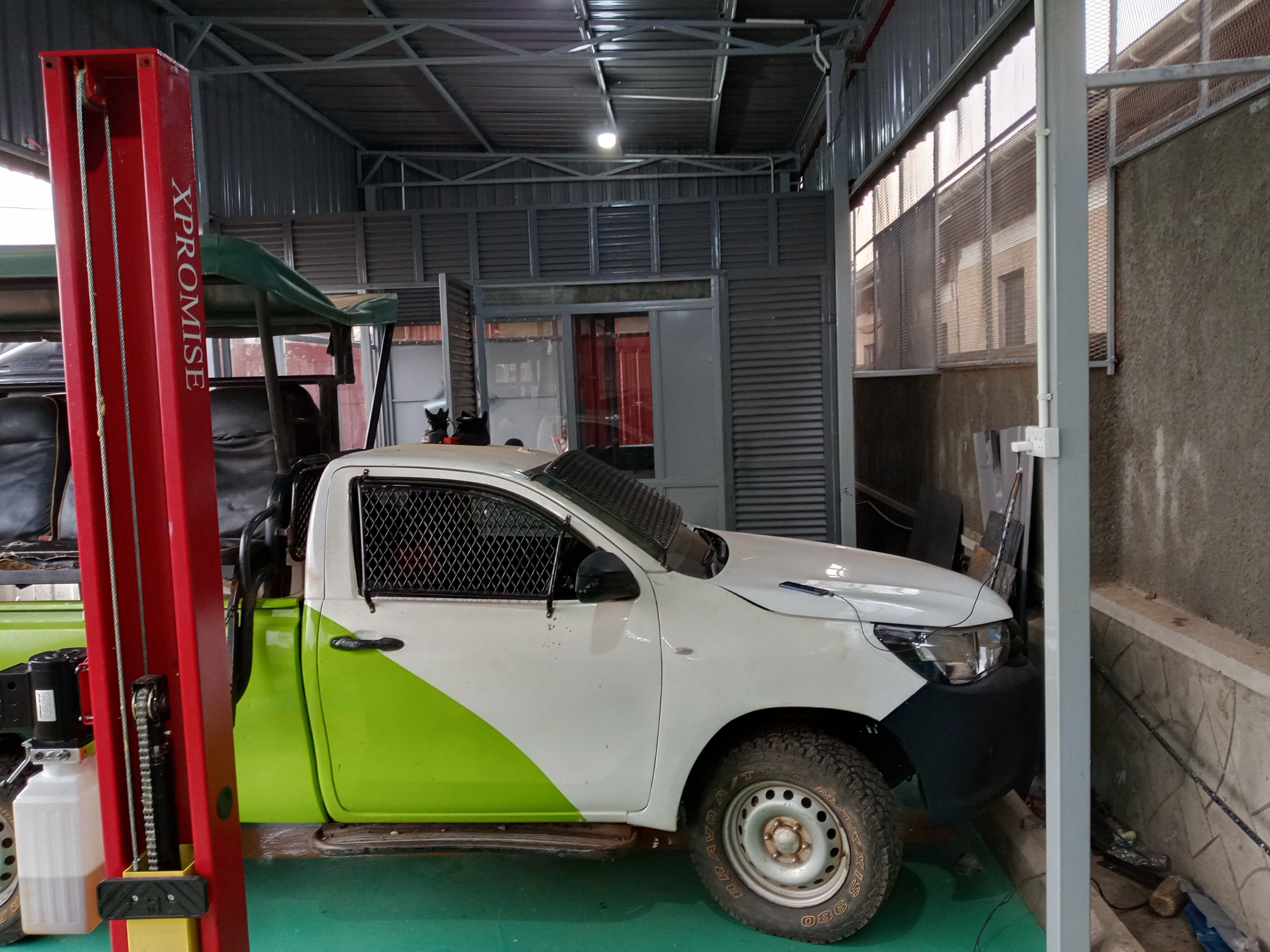 Fleet pickup on a two-post lift